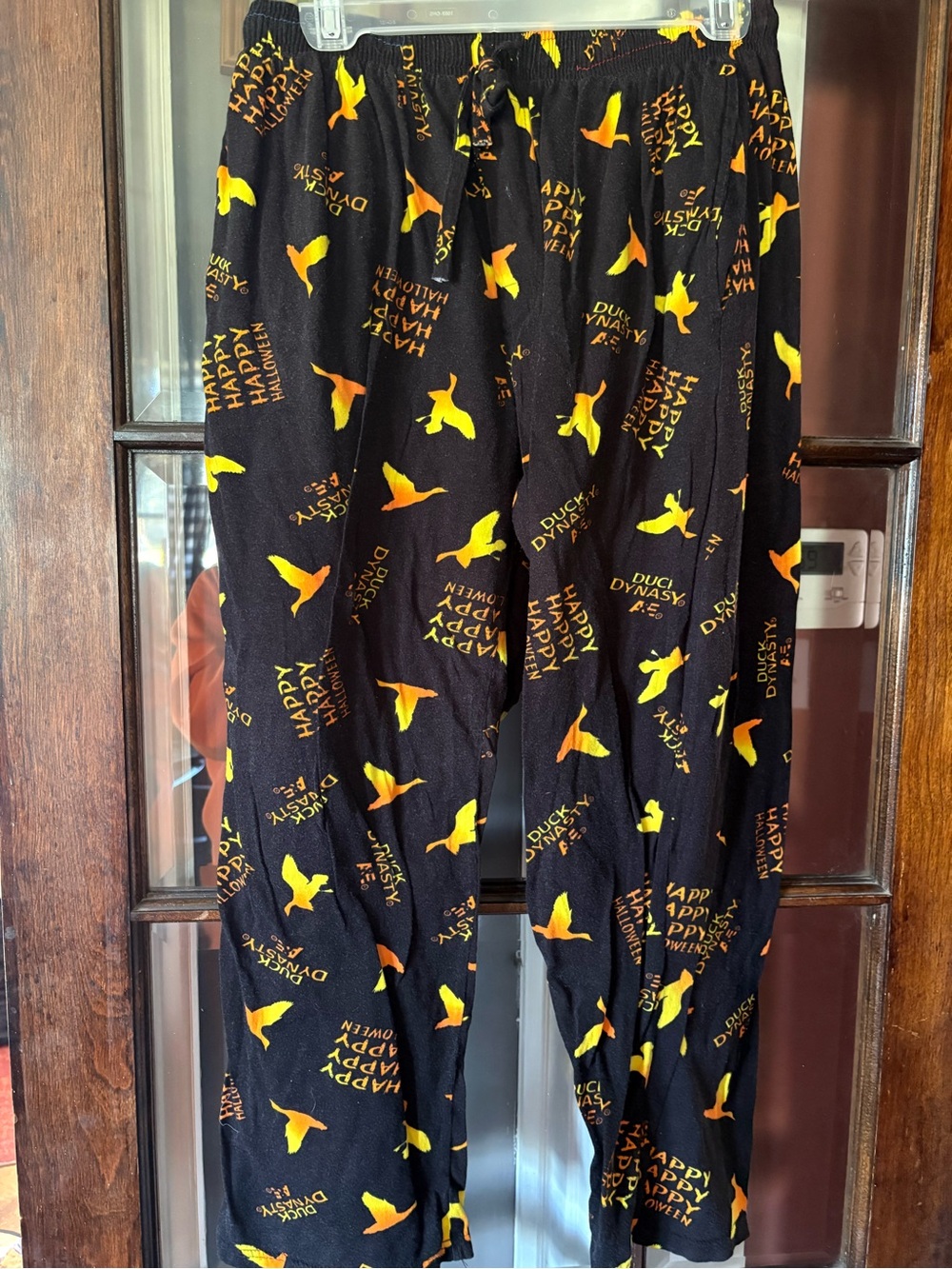 Black & Yellow DuckDynasty Halloween Print Men's Lounge